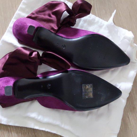 THE ROW Coco bow-embellished suede mules - Picture 8 of 12